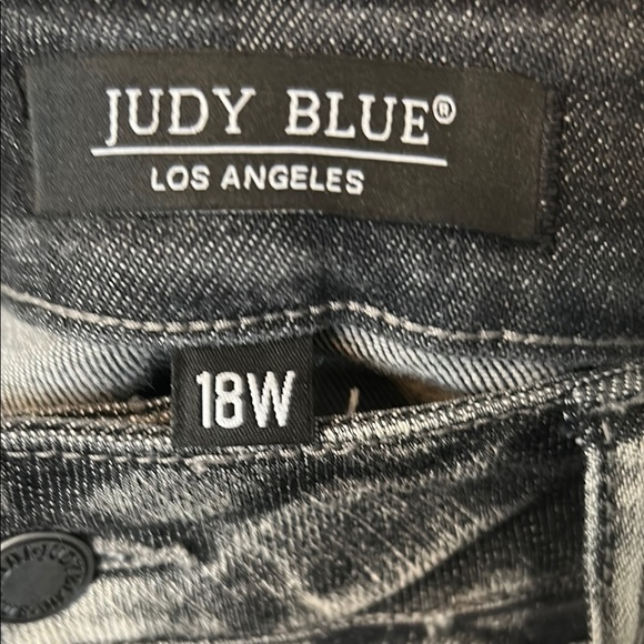 Judy Blue Black Ankle Cropped Jeans - Picture 2 of 10